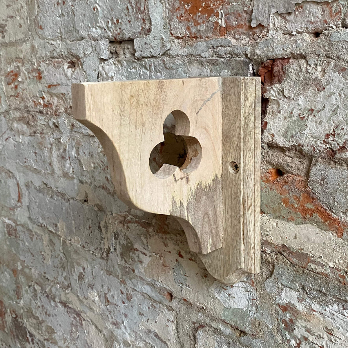 Shelf Bracket ~ Trefoil (BR2)