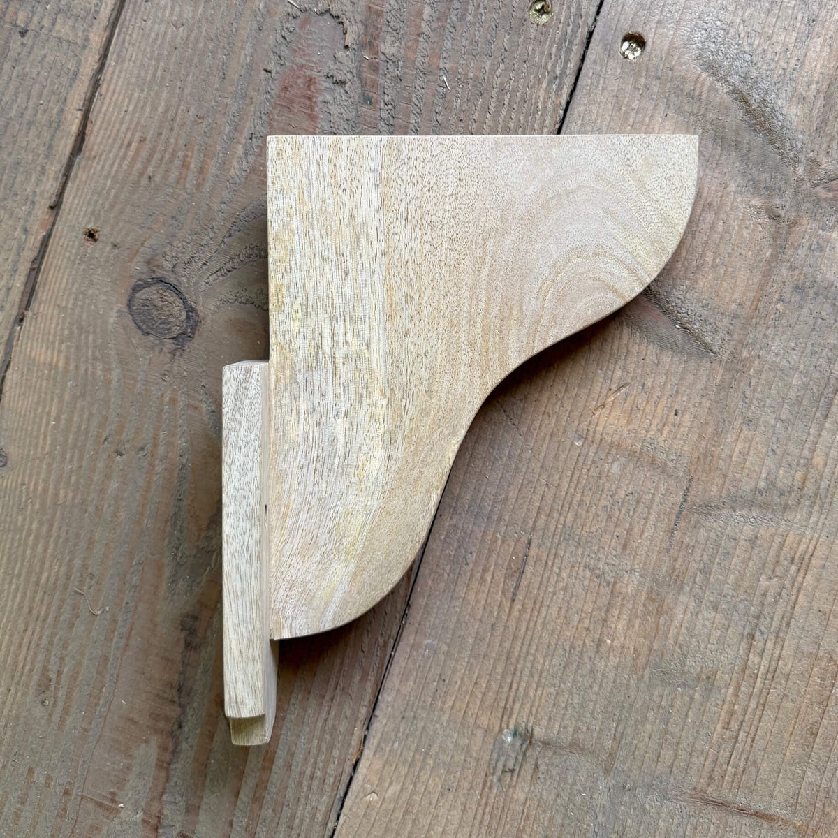 Shelf Bracket ~ Large with knotch (BR4)